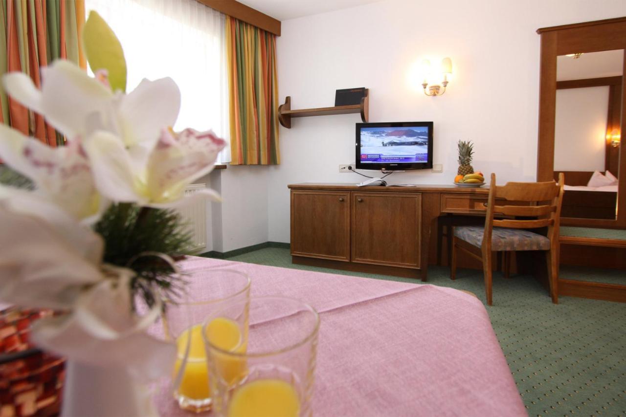 ホテル Haus Hohenfels オーバーグールグル 部屋 写真